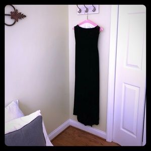 Strapless black velvet dress lined in pink